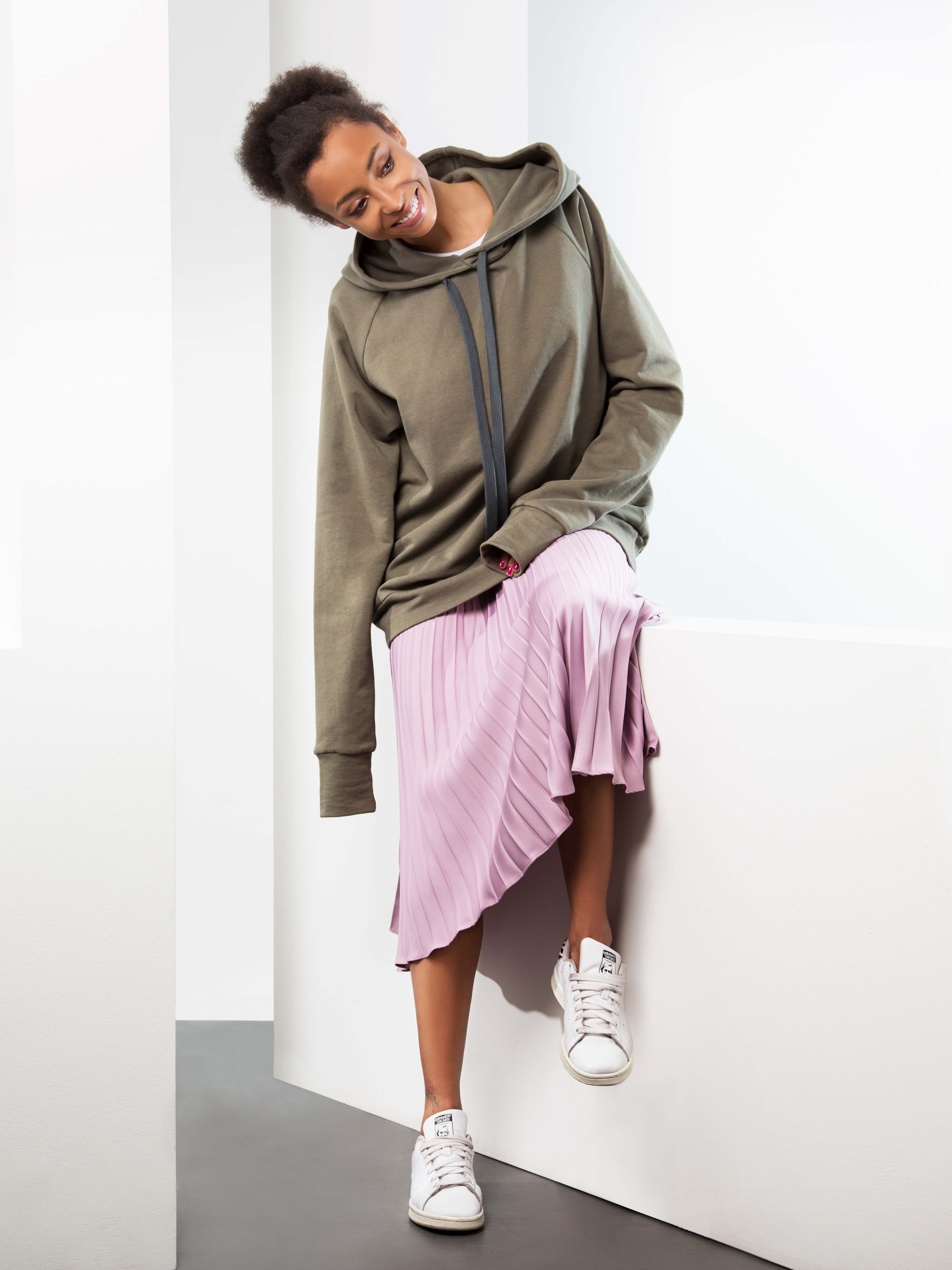 Unser neues Schnittmuster der Oversized Hoodie mit großer Kapuze ist zu sehen